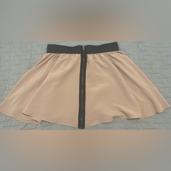🔴2/$10 SALE🔴 Central Park West Pink Skirt Size Small - Picture 2 of 3